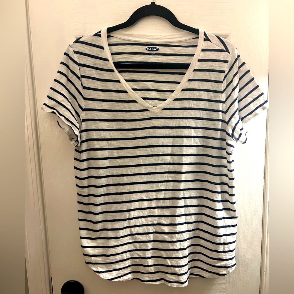 Old Navy White and Navy Stripe Size Large